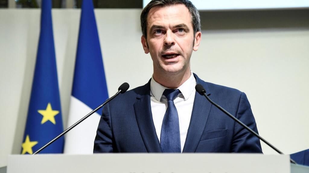 Le ministre de la Santé Olivier Veran lors d'une conférence de presse pour faire le point sur le coronavirus, le 6 mars 2020 à Paris.