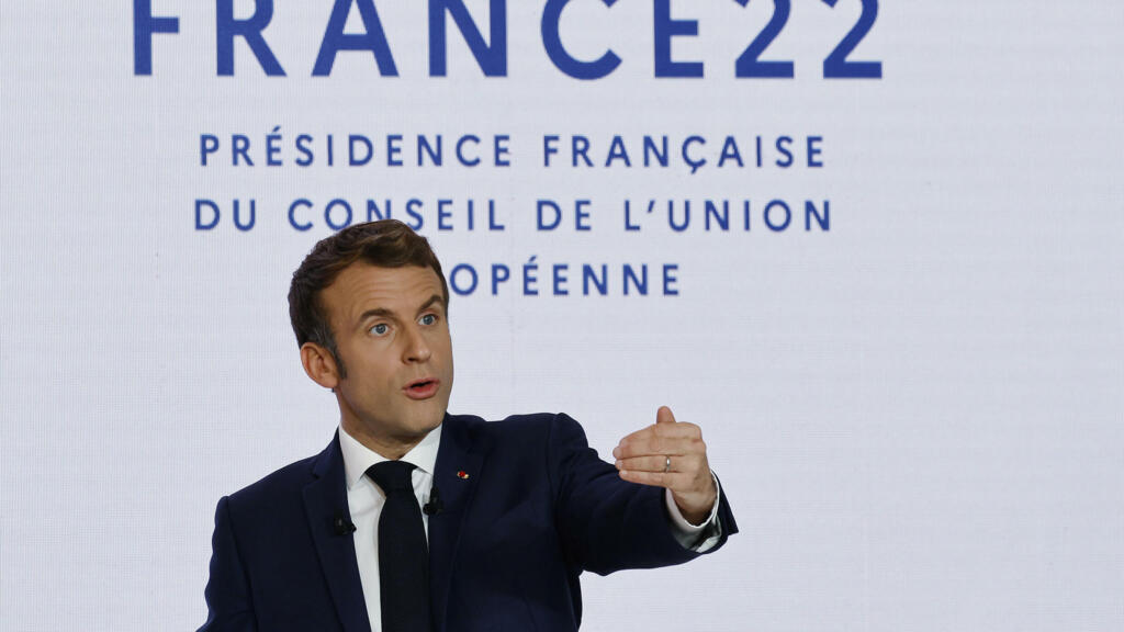 Presidente Emmanuel Macron durante entrevista para expor as prioridades da França frente à União Europeia.