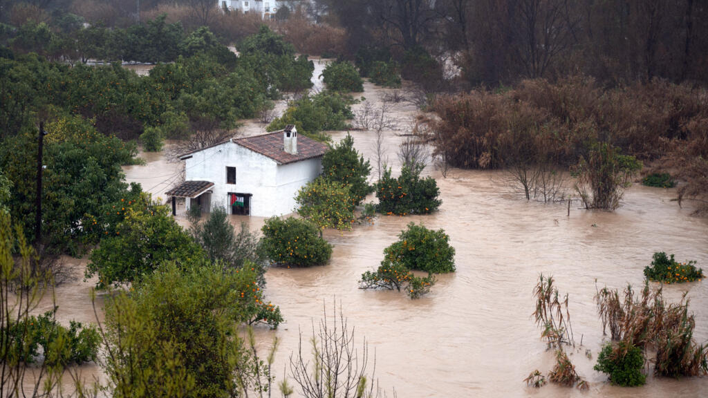 Espagne: la dépression Leonardo met à l'arrêt l'Andalousie