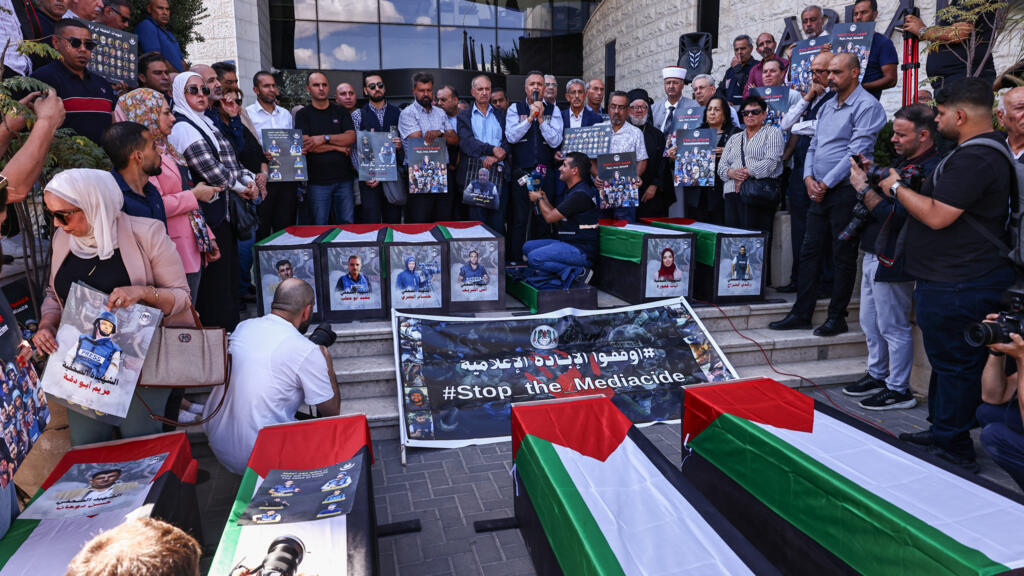 Cisjordanie occupée: manifestation contre les attaques israéliennes visant les journalistes à Gaza