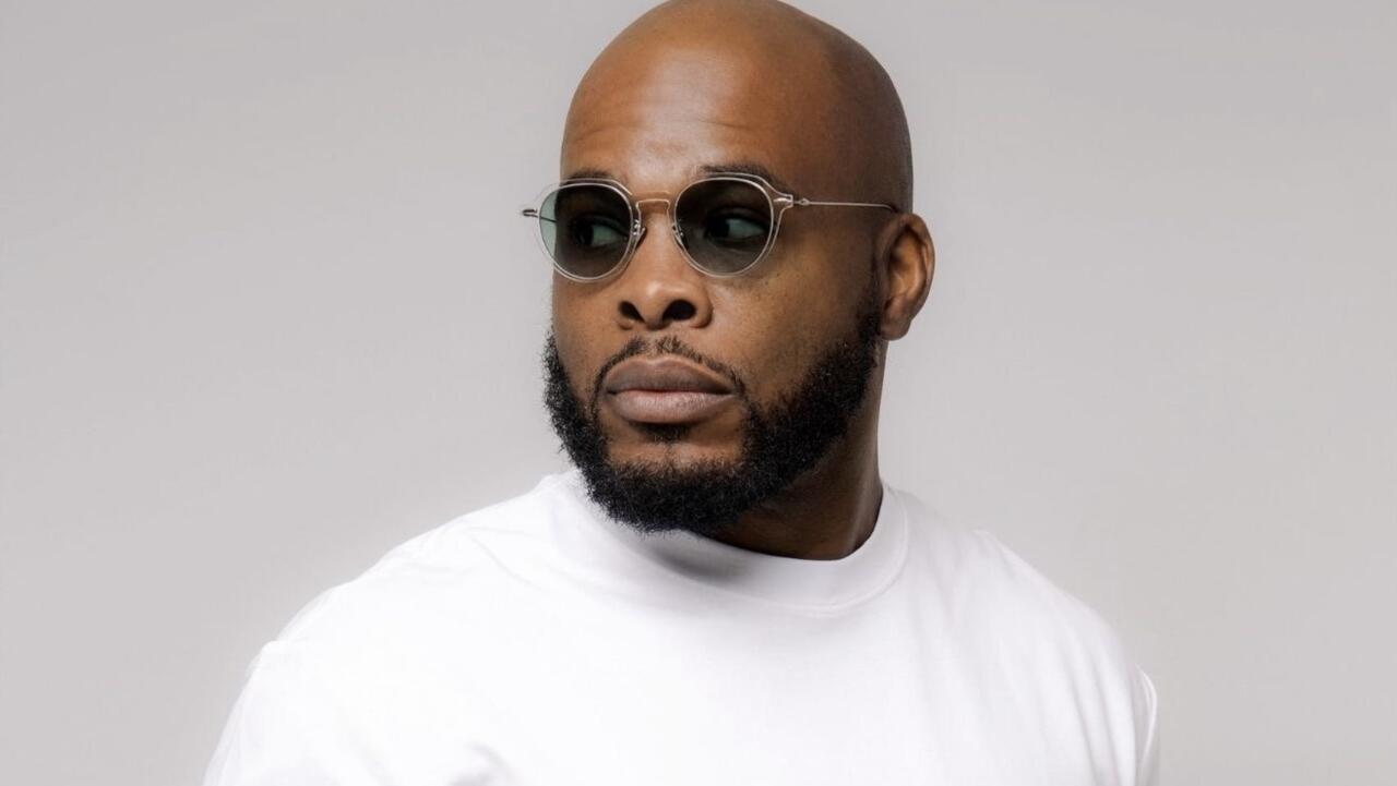 Pit Baccardi s'unit à son frère Dosseh sur «Goat», une chanson introspective