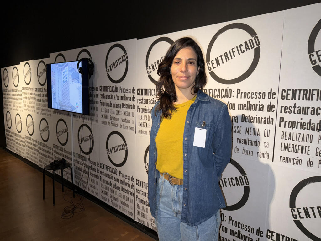 “Construction, Occupation”, uma poderosa coletânea de obras que cruzam arte, ativismo e justiça social — com foco nas ocupações urbanas de São Paulo.