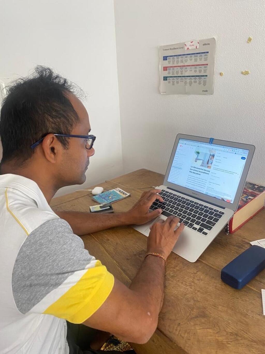 Anupam Kundu é estrategista em tecnologia e se inspirou em sua própria história para projetar o aplicativo Kiido.
