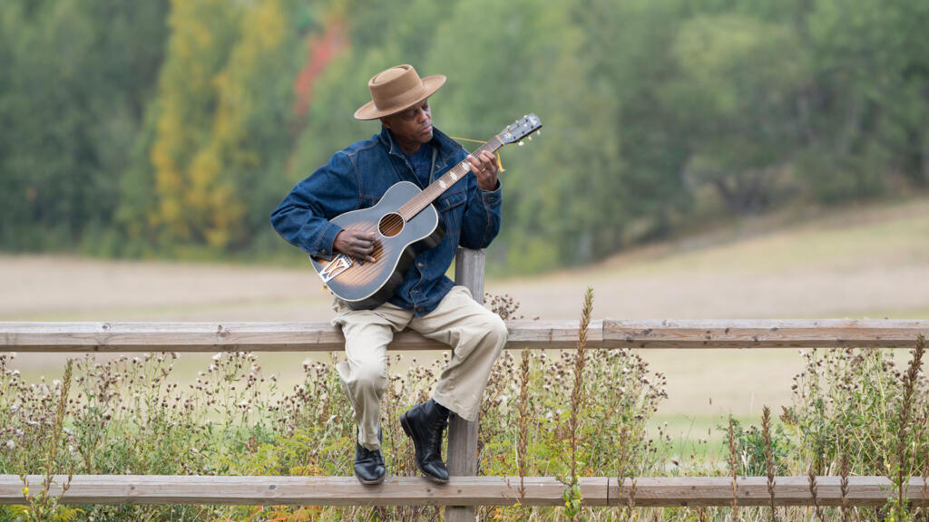Eric Bibb.