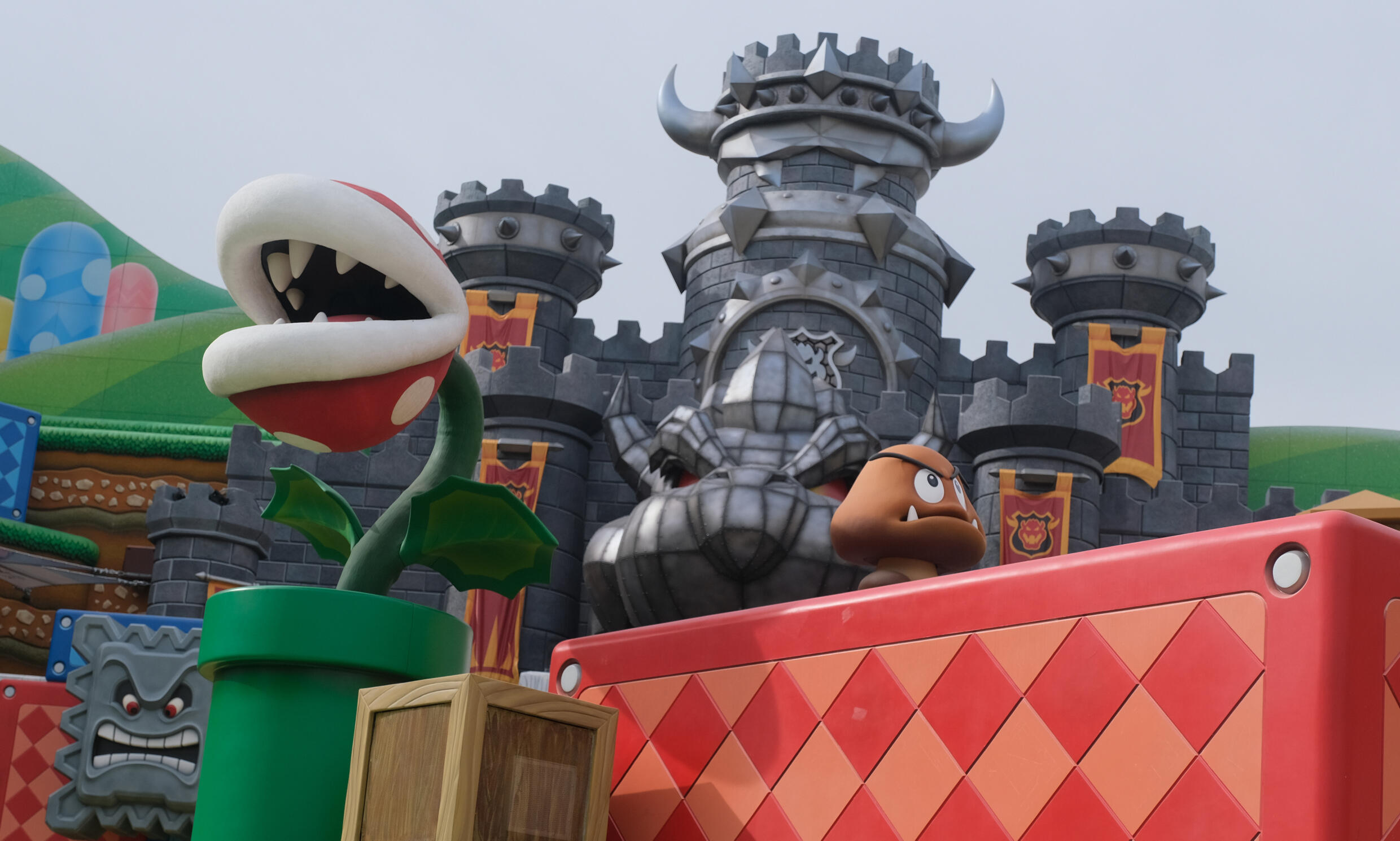 La atracción "Super Nintendo World", en el parque Universal Studios Hollywood en Los Angeles, intenta recrear un "sumo patio de juegos", según el vicepresidente de Universal Creative, Jon Corfino