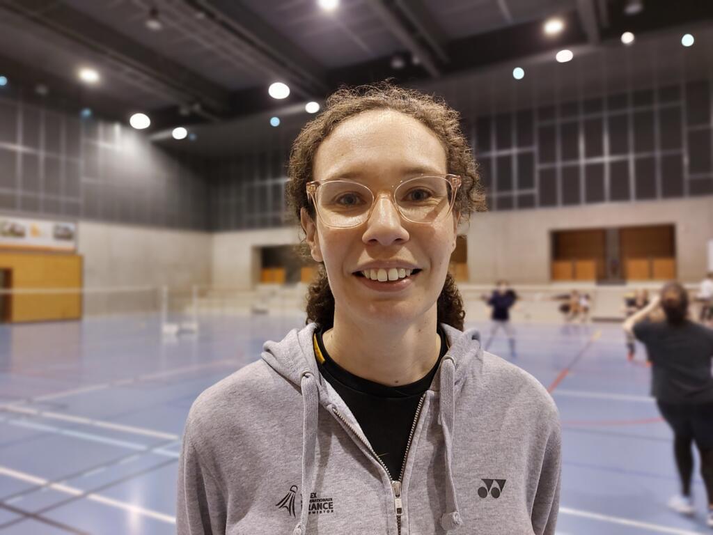 Gaëlle membre du club Saint-Jacques de la Lande, professeur de mathématiques dans la vie, a été sélectionnée pour arbitrer les épreuves de Badminton aux prochains JO.