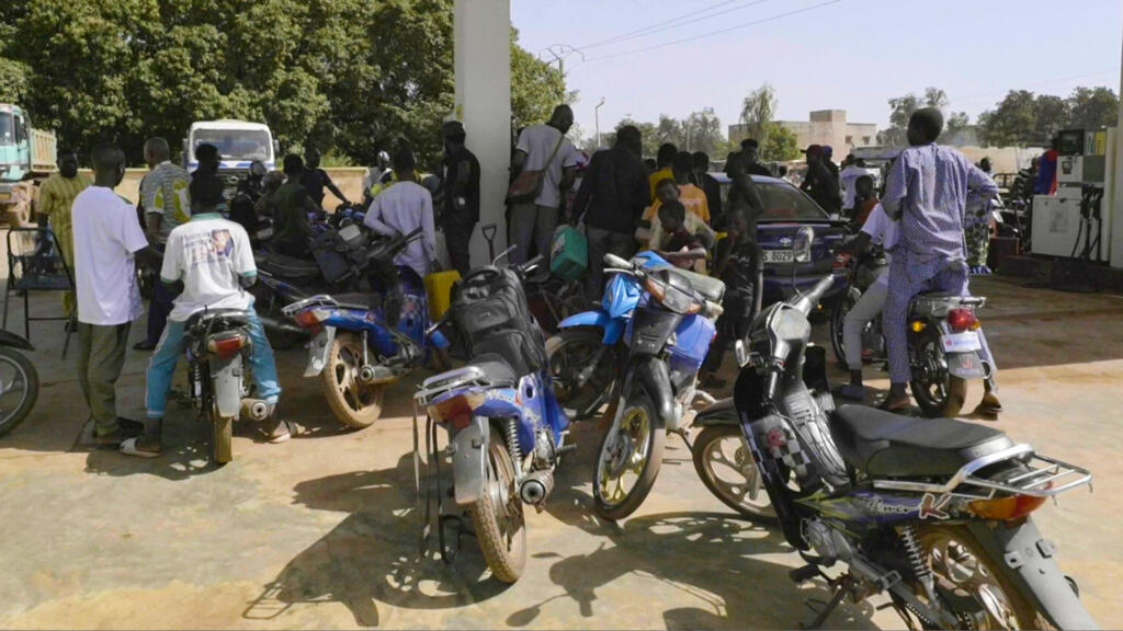 Mali : à Bamako et en région, l'embargo jihadiste sur le carburant se fait toujours ressentir