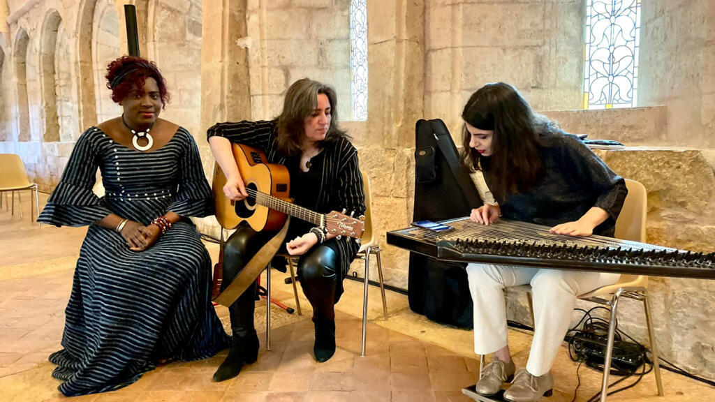 Djene Kouyaté, Kawthar Meziti et Christine Zayed à l’abbaye.