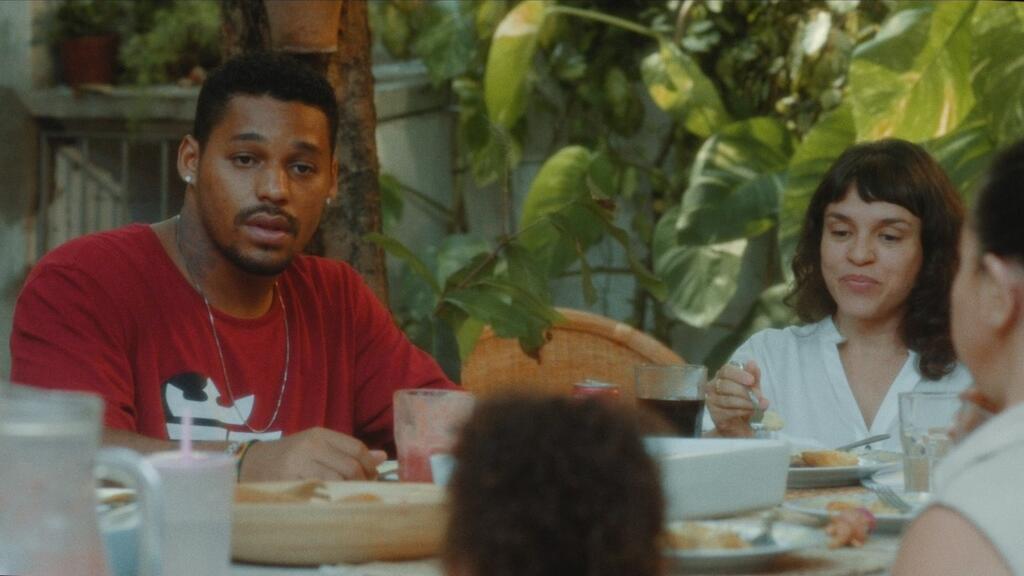 Cena de "Rio Doce", primeiro longa-metragem do diretor pernambucano Fellipe Fernandes, em competição no Cinélatino, o Festival de Cinema de Toulouse.