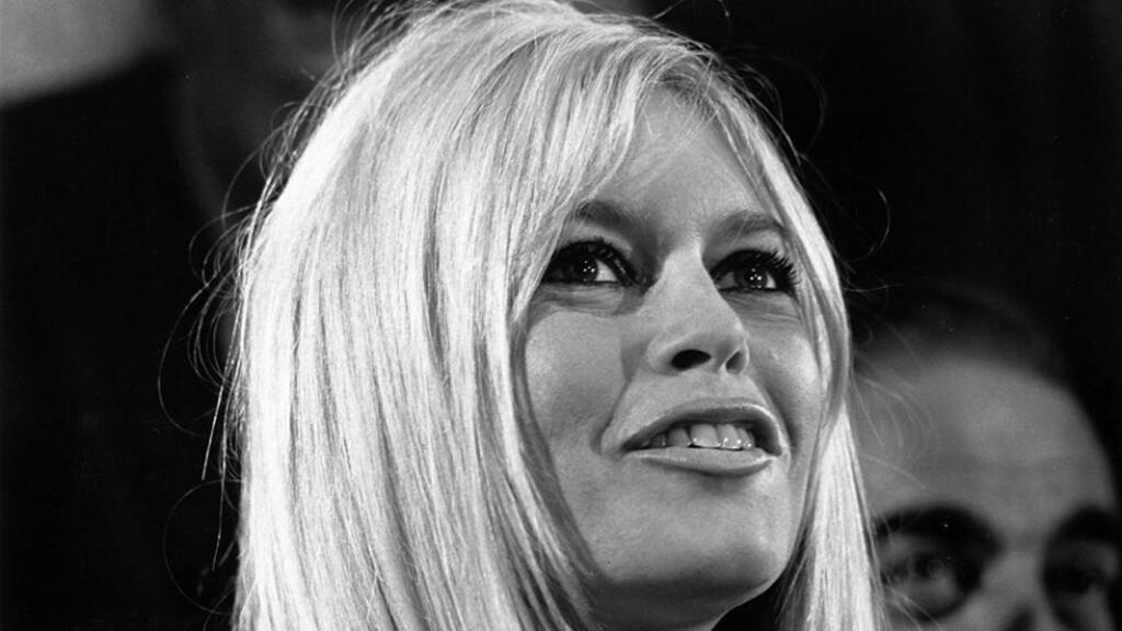Mort de Brigitte Bardot, chanteuse insouciante à la voix mutine