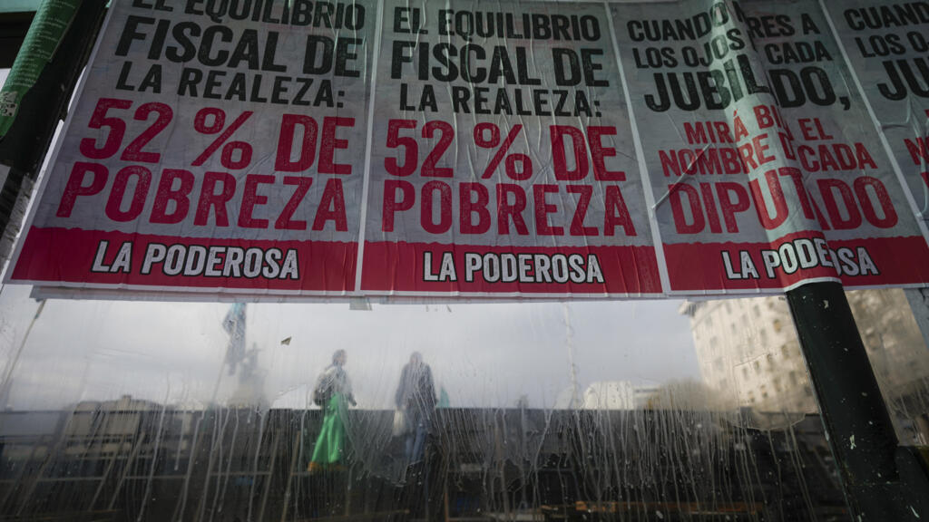 Congresso argentino ignora protestos e ratifica veto de Milei à lei que aumentaria aposentadorias