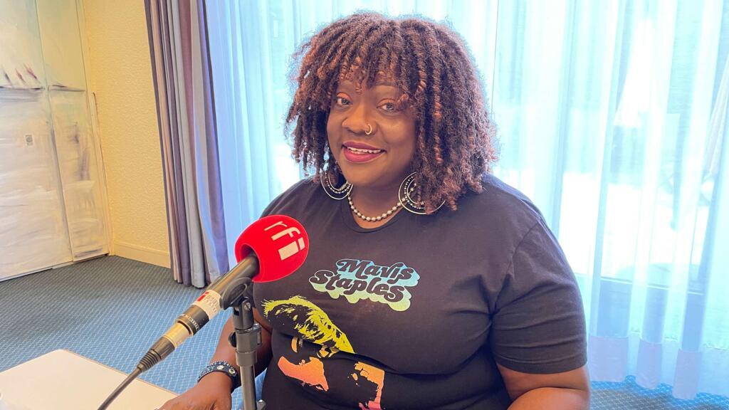 Thornetta Davis prête à répondre aux questions de Joe Farmer, le 25 mai 2022 à Coutances (nord-ouest de la France).