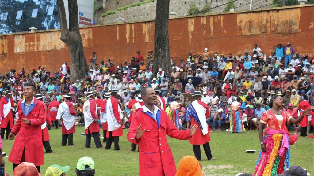 Madagascar: la troupe de hiragasy Ramilison Besigara Zanany en spectacle dans la capitale, Antananarivo.