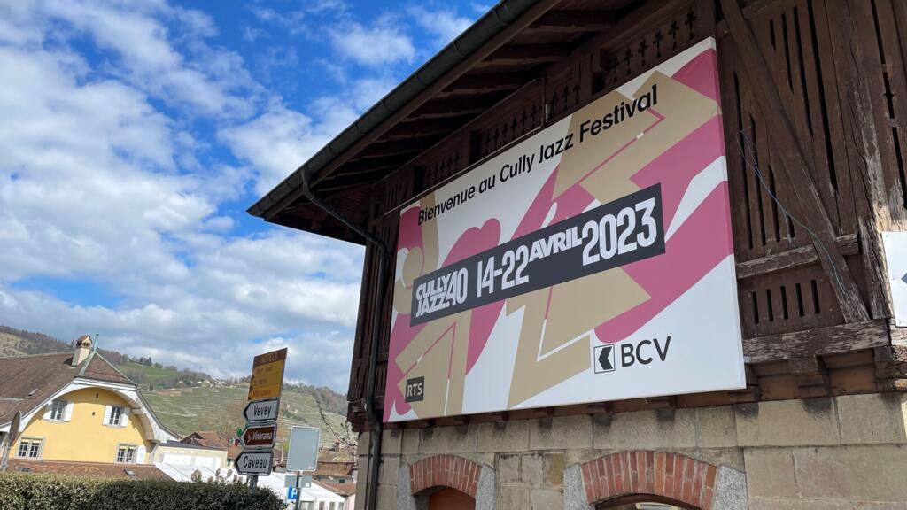 À l’entrée de la ville de Cully en Suisse.