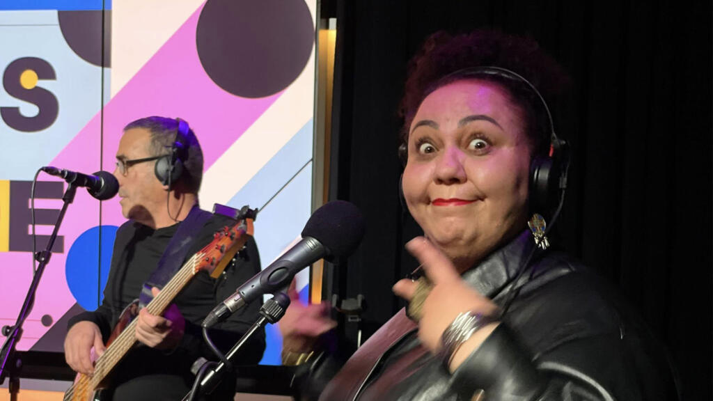 Samira Brahmia à RFI.