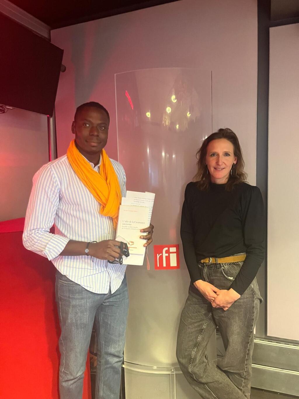 Elgas en compagnie de l'historienne et chercheuse au CNRS Séverine Awenengo Dalberto.