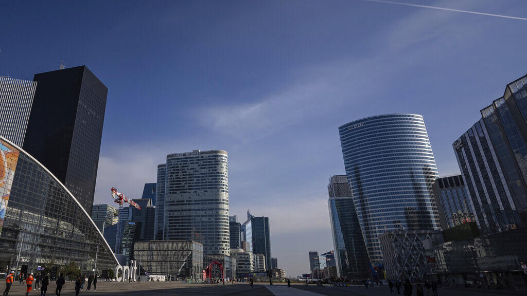 Bairro financeiro de Paris fica em La Defense, a oeste da capital francesa. 