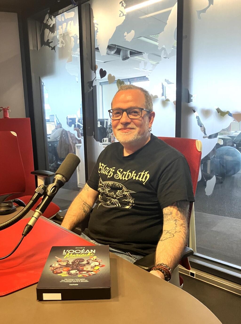 Zambar en studio à RFI (juillet 2025)