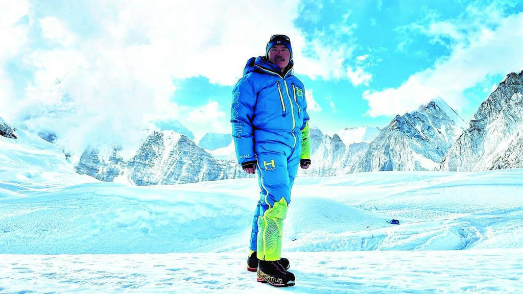 Au printemps 2022, Tendi Sherpa effectue sa vingtième saison à l'Everest.