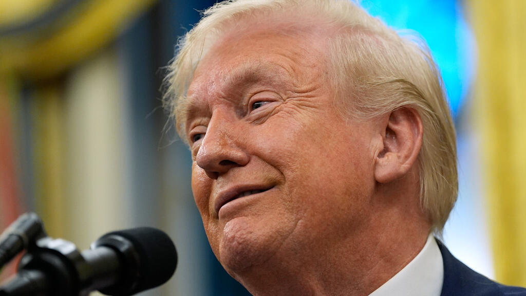 Tổng thống Mỹ Donald Trump phát biểu tại phòng Bầu Dục của Nhà Trắng, ngày 10 tháng 10 năm 2025, tại Washington DC, Mỹ.