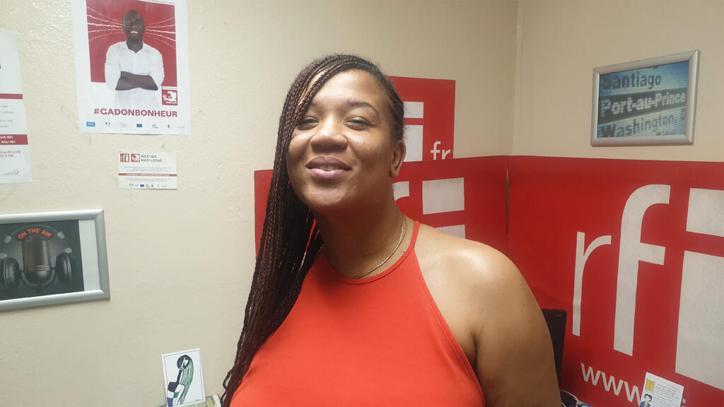 La chanteuse franco-haïtienne D'Yne.