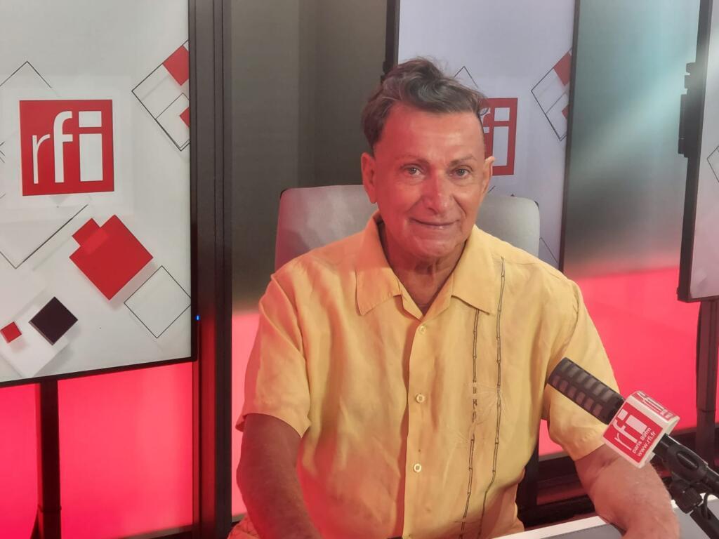O artista plástico Jonir Figueiredo expõe suas obres em Paris