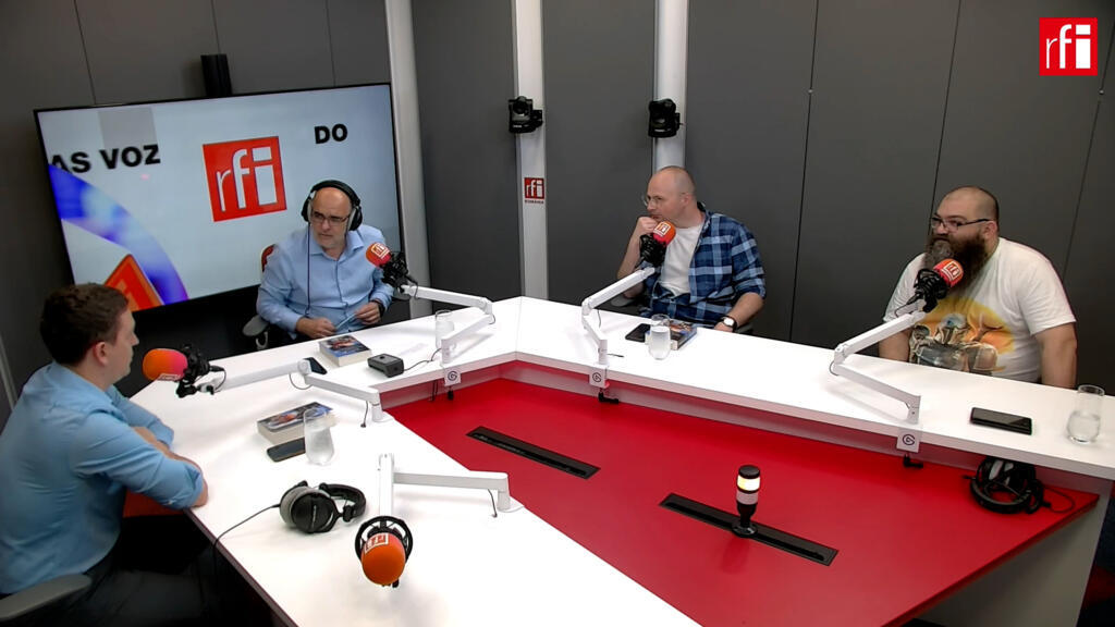 Vitalie Cojocari, Ovidiu Nahoi, Paul Palencsar și Andrei Pogăciaş în studioul RFI România