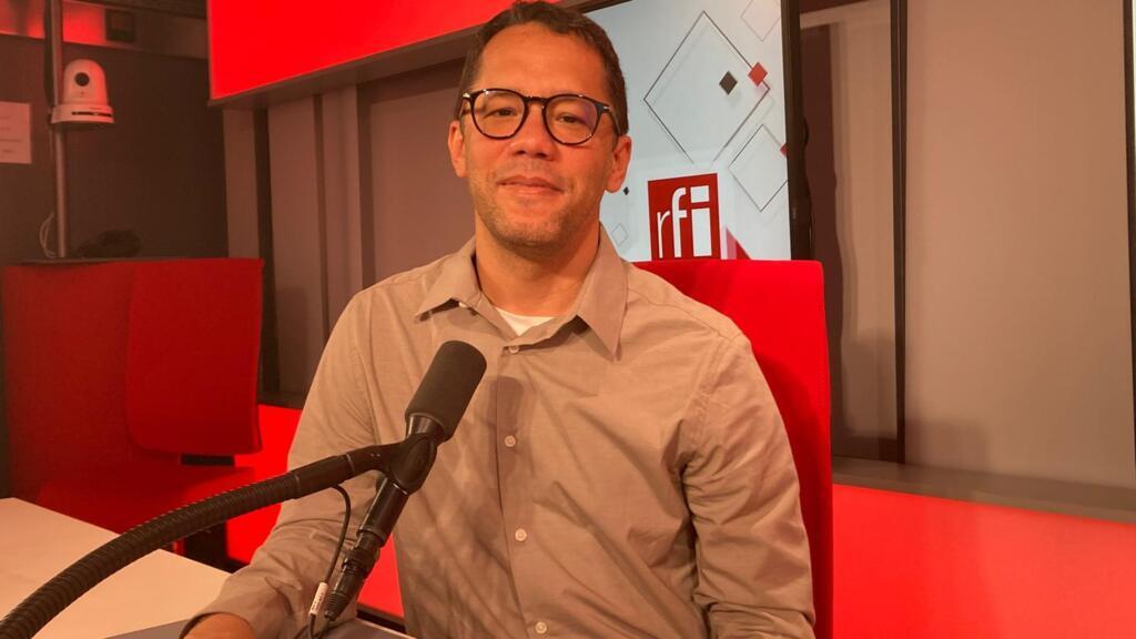 O escritor Itamar Vieira Junior