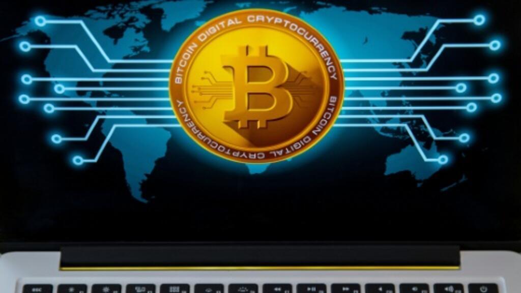 Desde a aparição desse sistema paralelo de transações financeiras, popularizado graças aos rentáveis Bitcoins, há mais de 10 anos, as atividades criminosas por meio dos criptoativos representam um desafio para as autoridades governamentais e policiais. 
