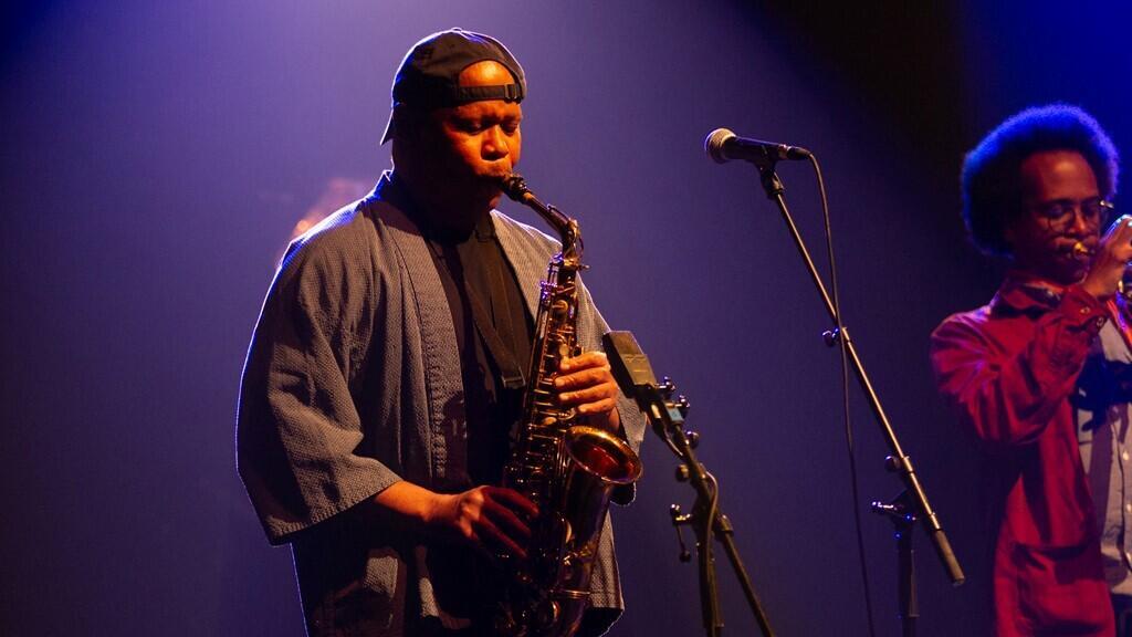 Le saxophoniste Steve Coleman au Théâtre municipal de Coutances, le 18 mai 2023.