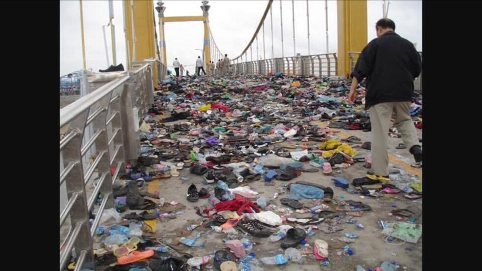 ស្បែកជើងជនរងគ្រោះដែលបានស្លាប់នៅលើស្ពានពេជ្រ