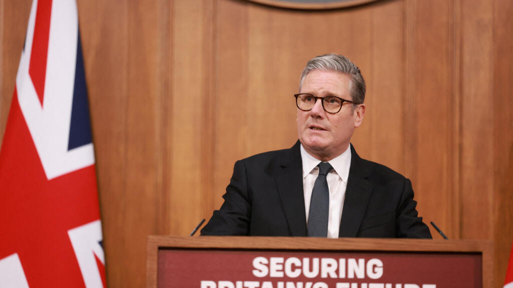 英国与毛里求斯签署查戈斯群岛协议 确定迪戈加西亚基地的未来