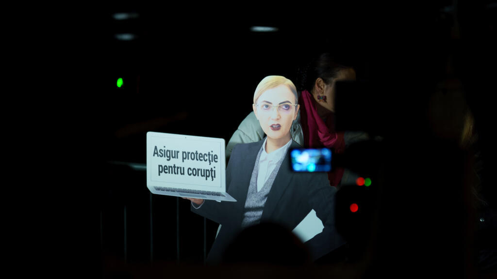 Acțiune de protest față de conducerea Înaltei Curți de Casație și Justiție, organizată de mai multe asociații civice, București, 14 noiembrie 2025.