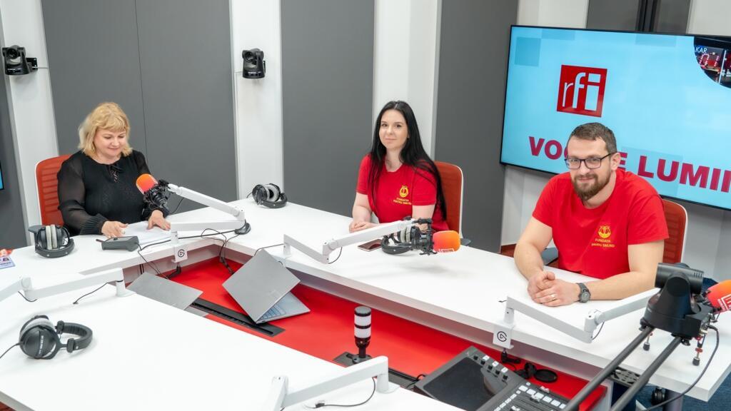 Dr. Iulia Iordache, formator Fundația pentru SMURD și Adrian Olteanu, coordonator de voluntari Fundația pentru SMURD.