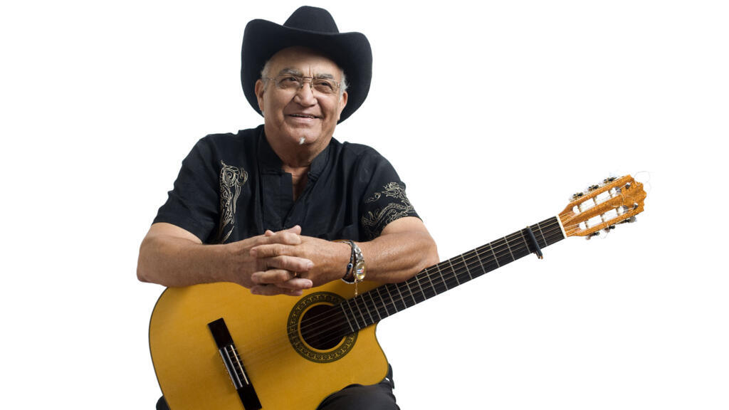 Eliades Ochoa.