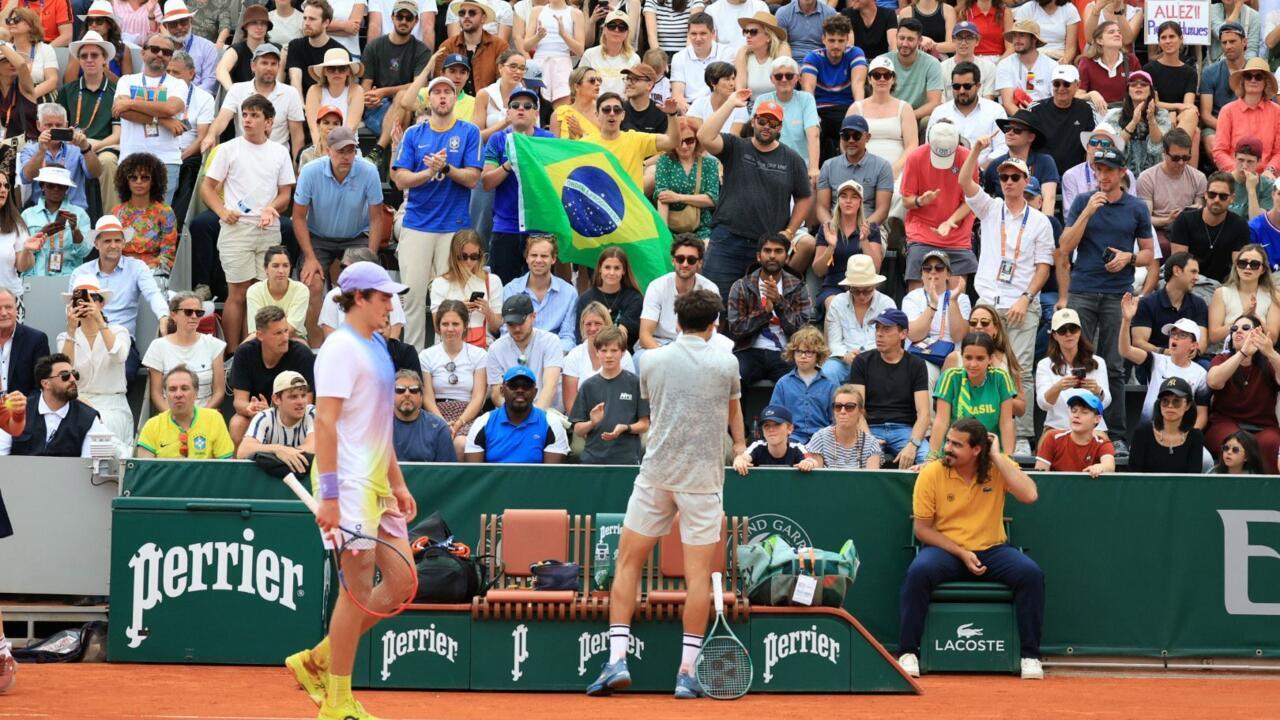 'Fonsequismo' invade Roland-Garros: torcida do brasileiro João Fonseca ...