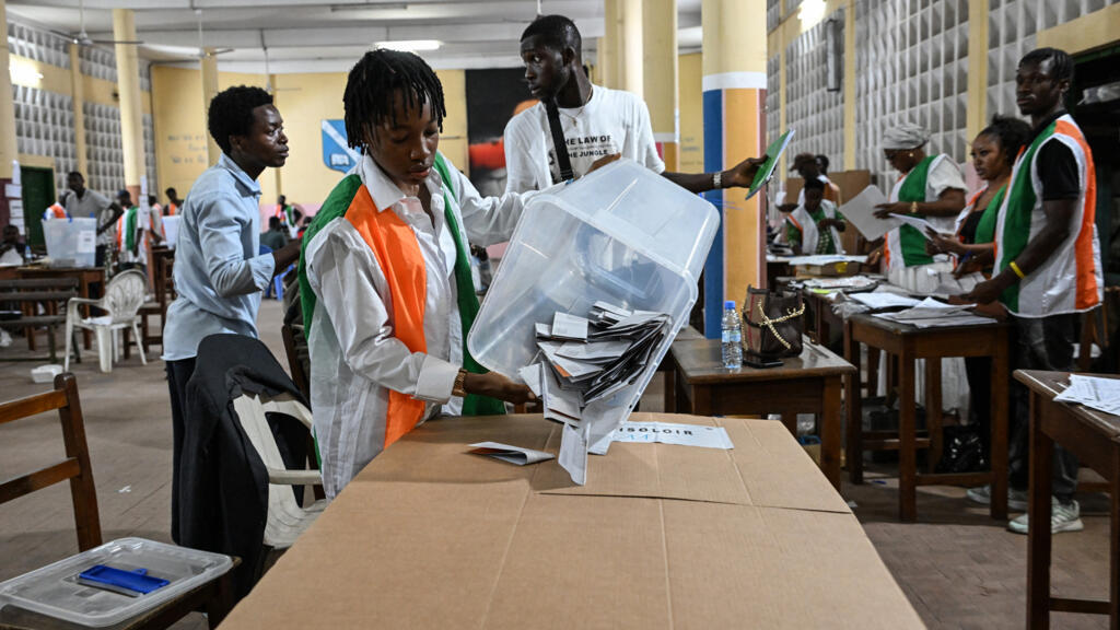 Législatives en Côte d’Ivoire: jour de vote après une campagne marquée par les candidats indépendants