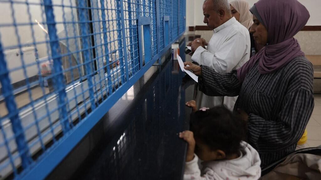 À Gaza, les habitants et les services d'urgence font face à une pénurie de médicaments