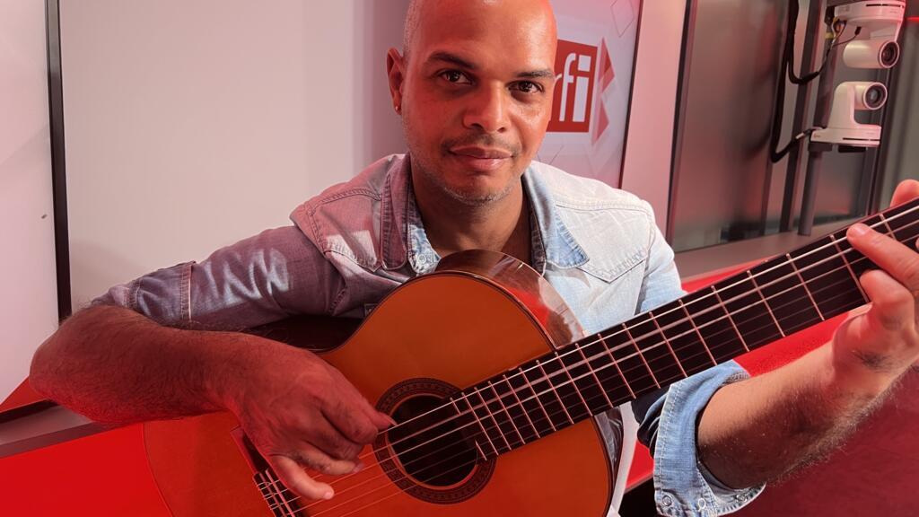 Marcel Powell apresenta na Europa a turnê "Só Baden", em homenagem ao seu pai, o violonista Baden Powell.