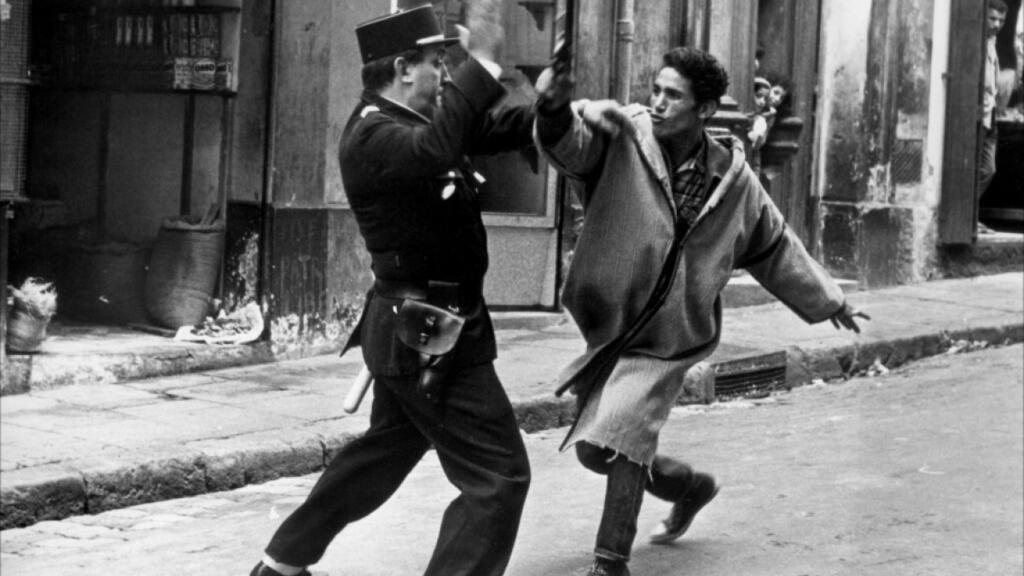 La bataille d'Alger de Gillo Pontecorvo. 