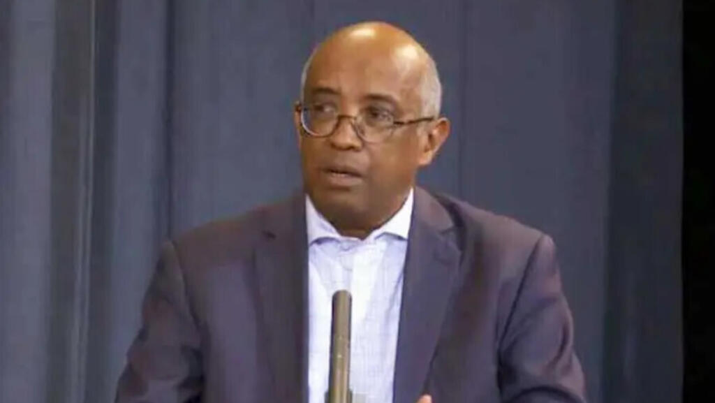 L'essayiste politique malgache Serge Zafimahova.