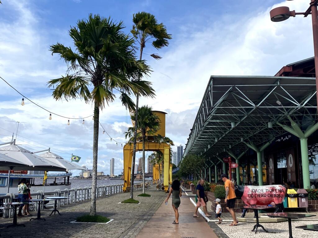 A cidade dispõe de 18 mil leitos, considerando-se toda a região metropolitana. Estima-se que os dias de maior movimento da COP30 exijam cerca de 50 mil. O desafio é imenso.