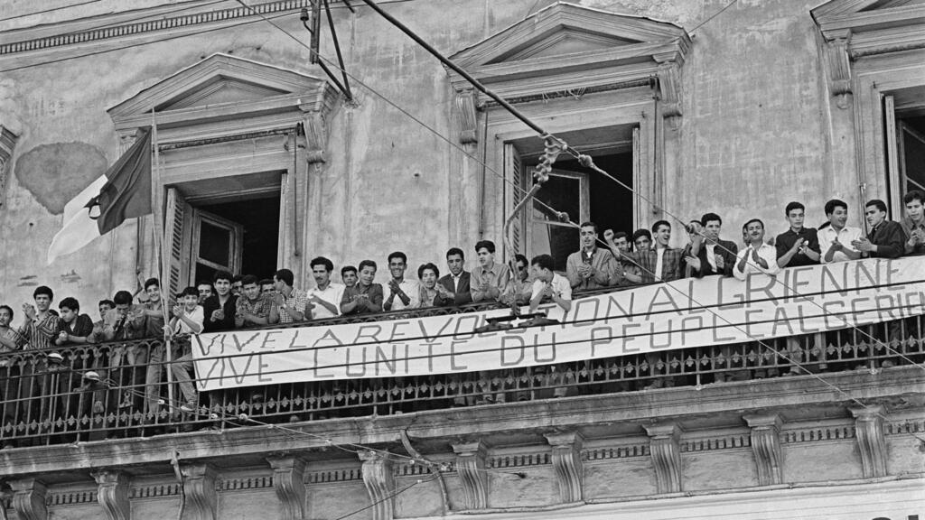 Célébrations après la proclamation de l'indépendance, à Alger, Algérie, le 4 juillet 1962.