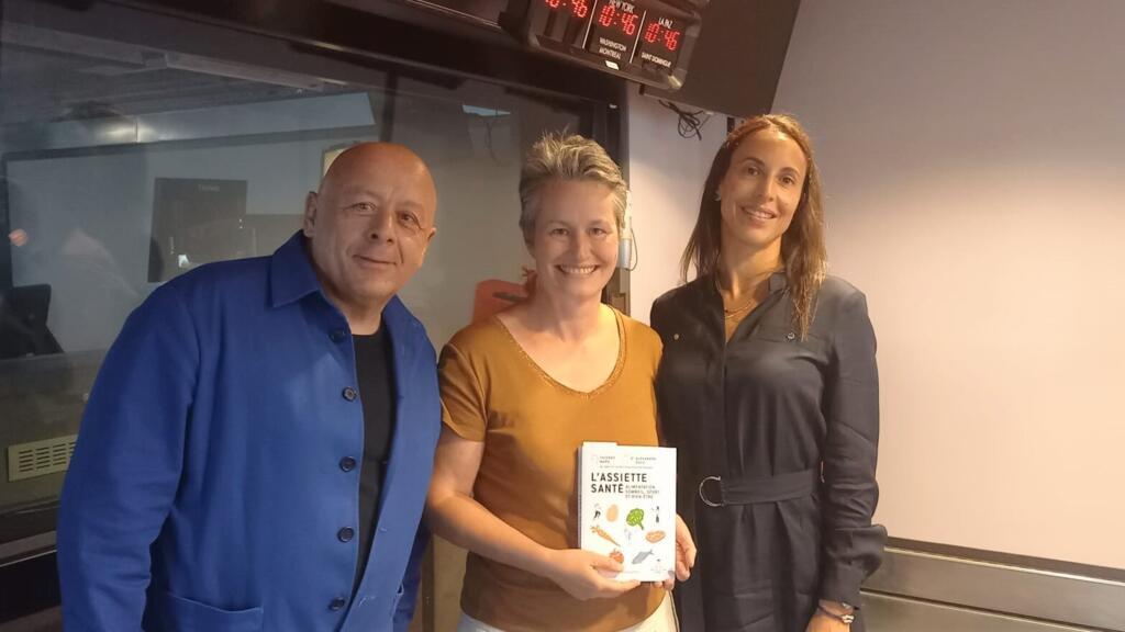 Le chef cuisinier Thierry Marx, Clémence Denavit et Alexandra Dalu, médecin nutritionniste dans le studios de RFI.