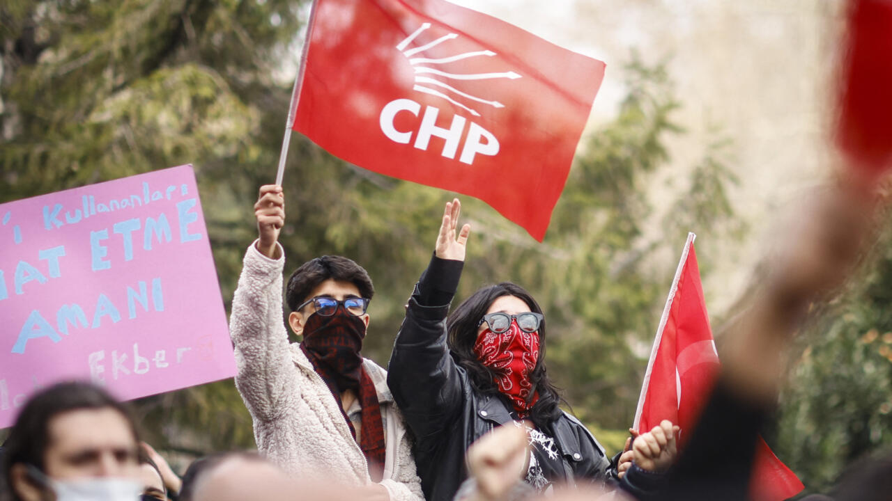 Turquie: une décision de justice favorable au principal parti d'opposition CHP