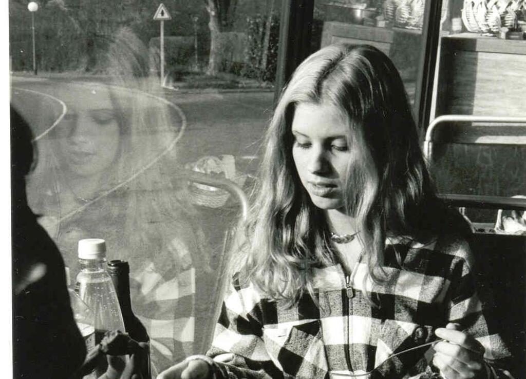 Dani Valente na época da série "Confissões de Adolescente", nos anos 90, na França