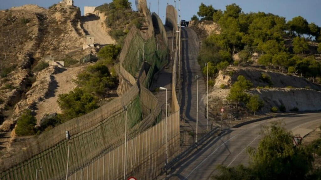 La frontière entre le Maroc et l'enclave espagnole de Melilla est hautement sécurisée.