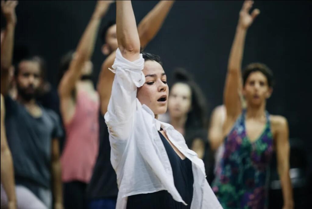 A coreógrafa Morena Nascimento assina junto a Lucas Resende o espetáculo "O Vento", com o balé da Opera de Metz.
