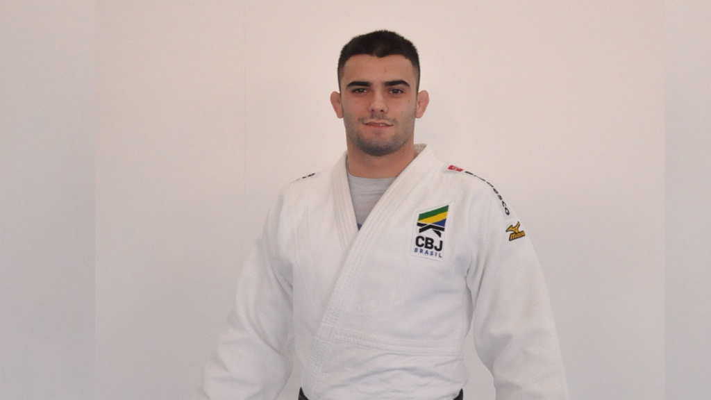 O judoca Rafael Godoy de Macedo (-100kg) disputou, em Paris, o Mundial Militar da categoria, no início de novembro, e conquistou a prata.