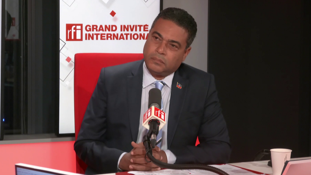 Jerry Tardieu, auteur, entrepreneur et député d’Haïti de 2016 à 2020. Leader du parti politique haïtien En Avant, dans le studio de RFI le 12 octobre 2024.